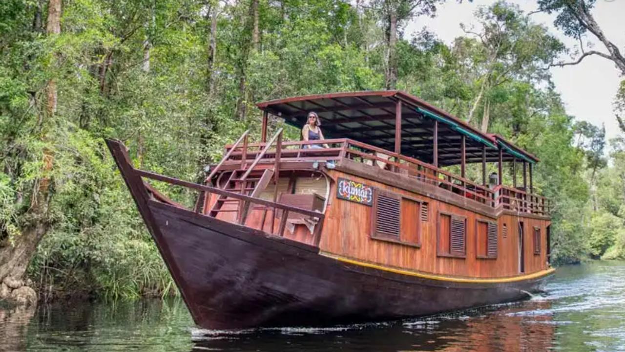 Riverboat cruises with Wow Borneo