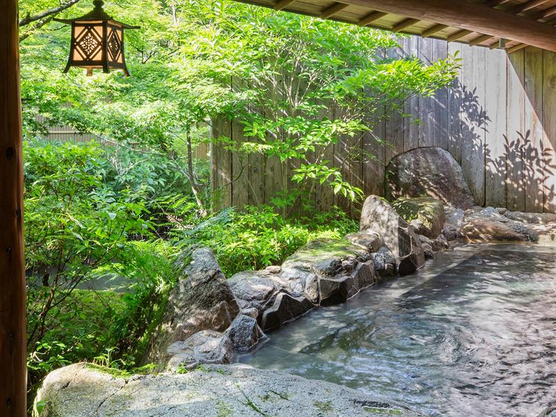 Outdoor hot spring at Akizuki Onsen Seiryuan