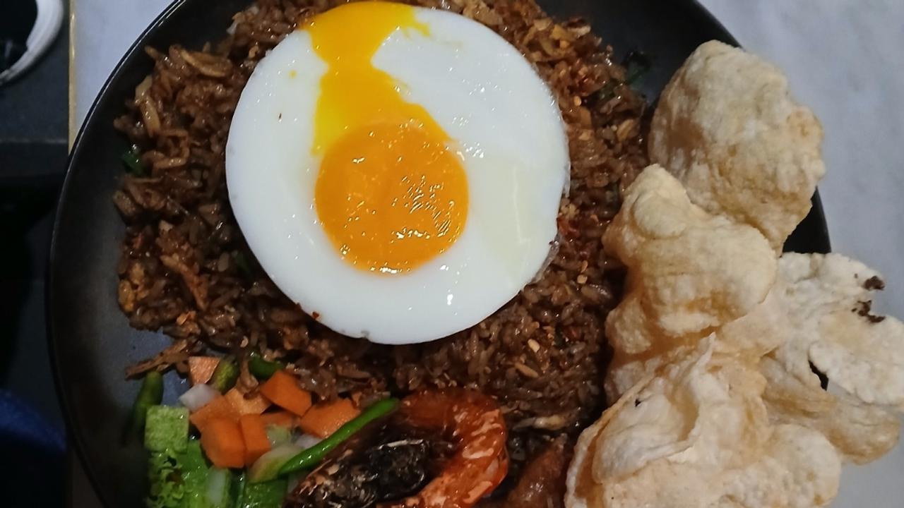 nasi goreng Indonesian food