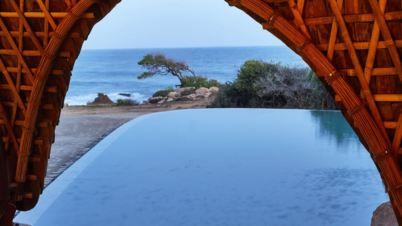 Pool & sea view from the bar